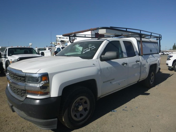 2017-chevrolet-1500-image-1