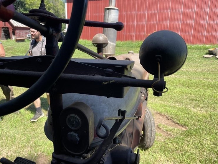 farmall-h-tractor-image-10