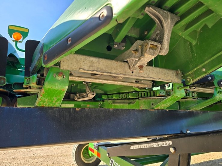 john-deere-708c-image-16
