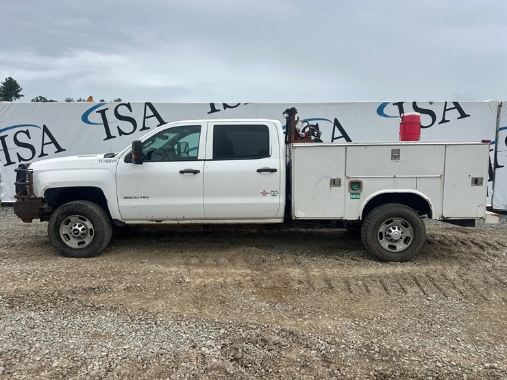 2018-chevrolet-2500-image-2