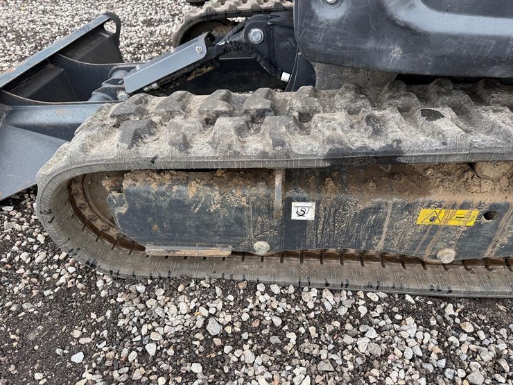 2025-bobcat-e32-image-10