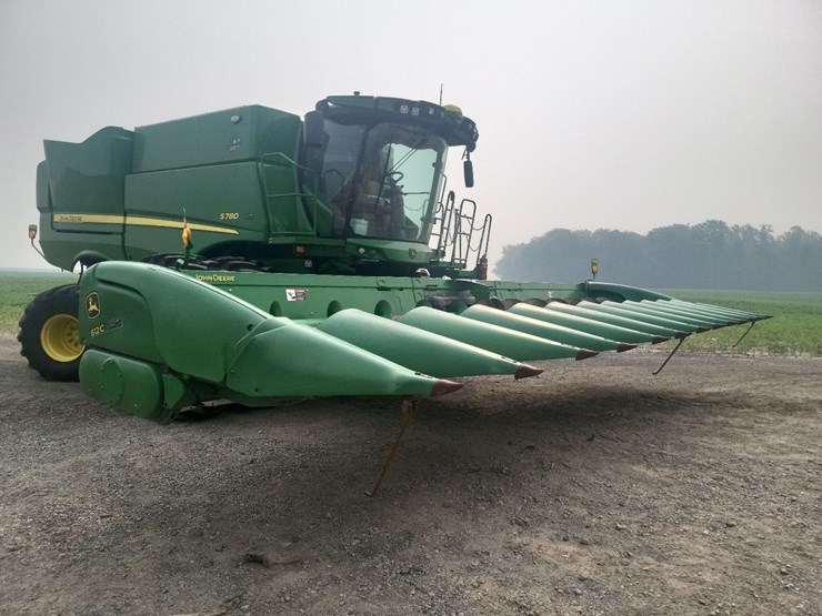 2014-john-deere-612c-corn-head---field-ready-image-4