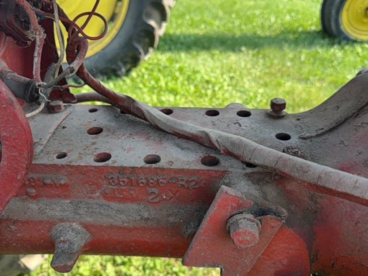 ihc-cub,-￼has-belly-mower-image-30