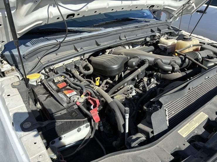 2011-ford-f550-image-8