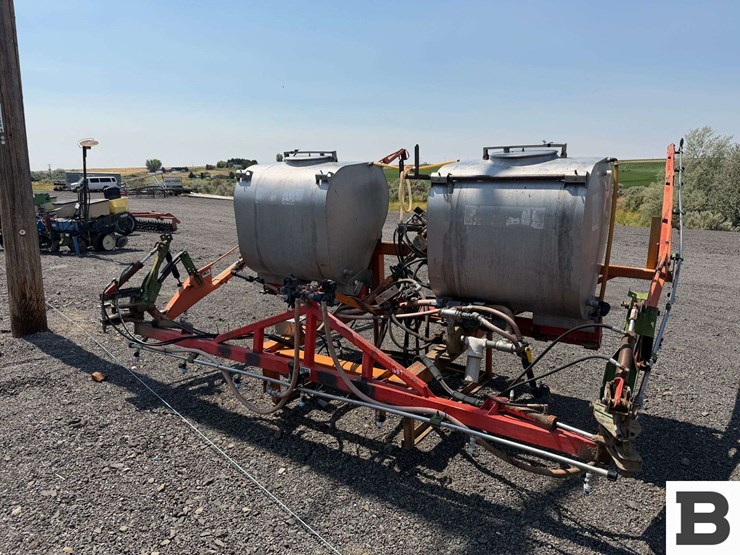 rears-3pt-boom-sprayer-image-1