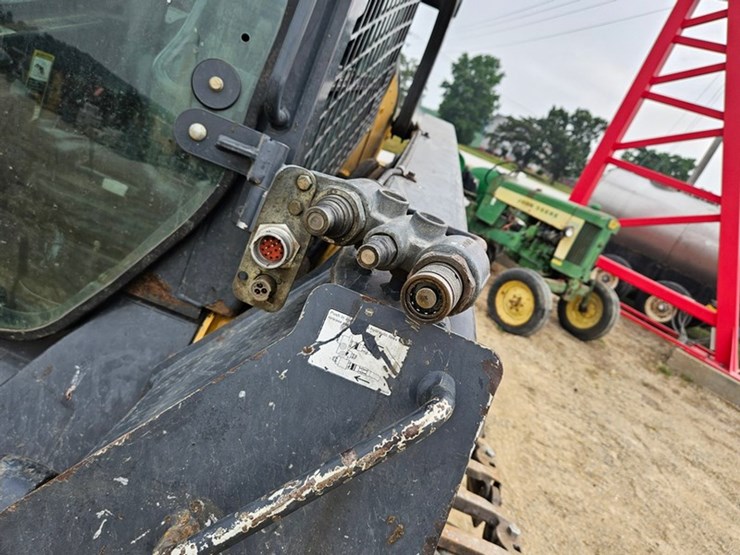 deere-328e-image-11