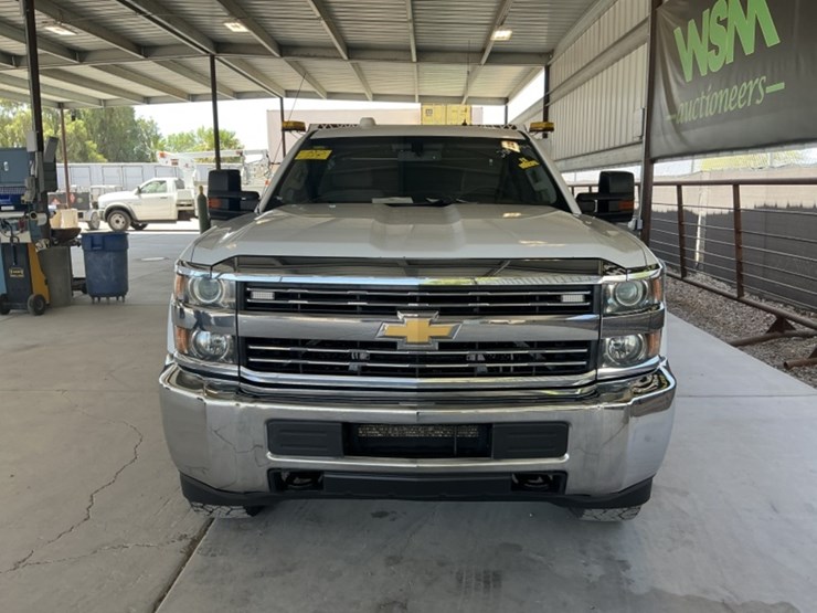 2017-chevrolet-3500hd-image-3