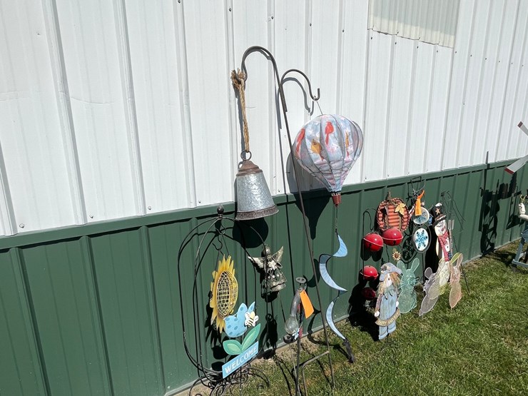 #2145-•-various-metal-yard-decorations-image-3