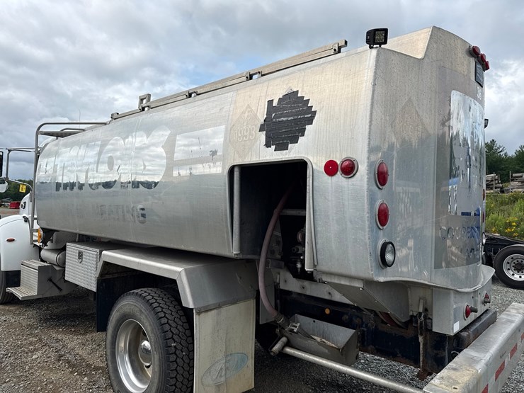2007-peterbilt-335-image-61