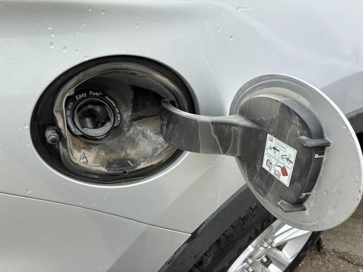 2015-ford-explorer-image-8