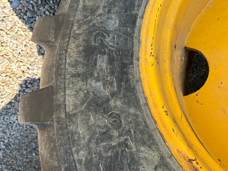 john-deere-610b-backhoe-image-18