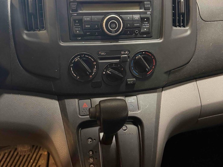 2017-nissan-nv200-image-13