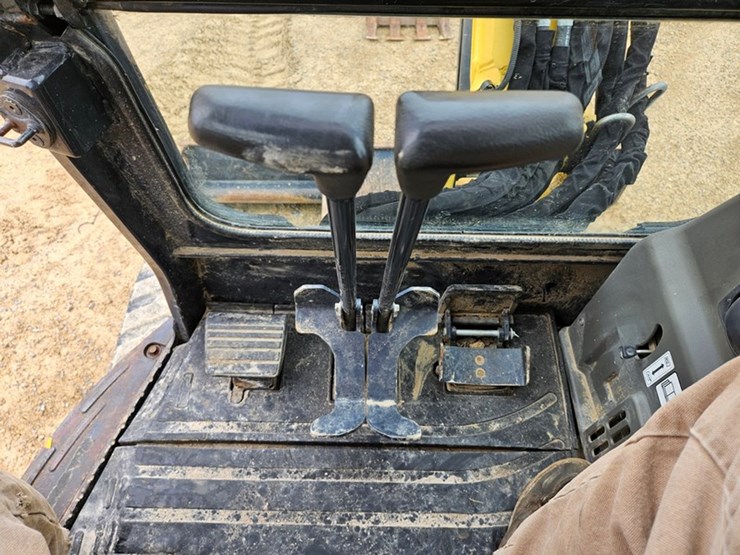 yanmar-vio35-image-25