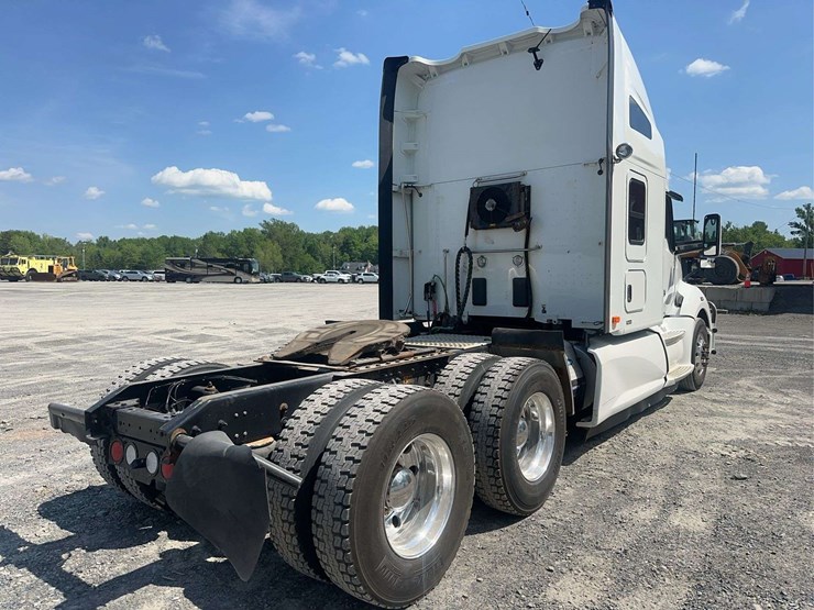 2022-kenworth-t680-image-5