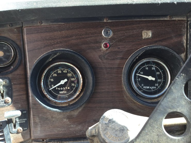 1985-ford-9000-image-14