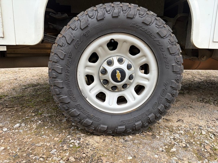 2020-chevrolet-3500hd-image-77