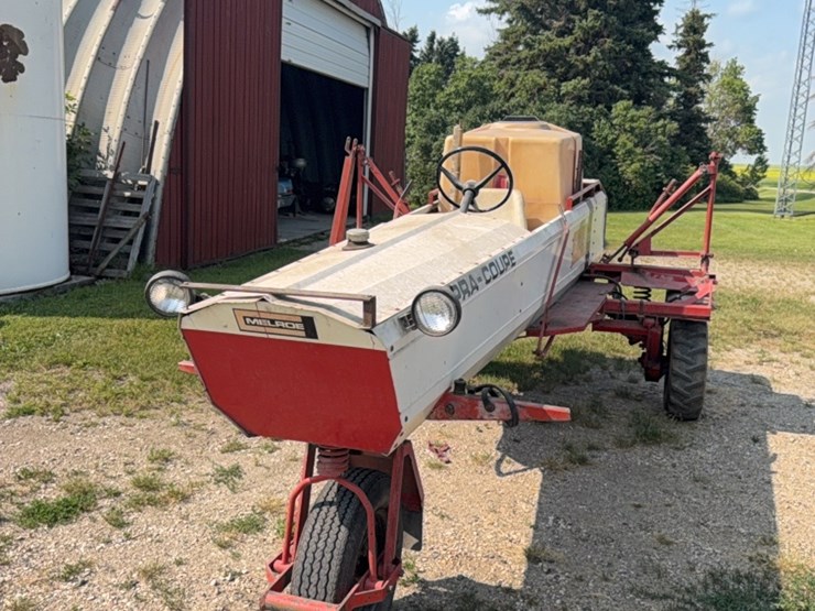 103-melroe-spray-coupe,-engine-runs,-transmission-linkage-issue,-have-booms-image-23
