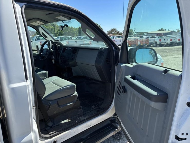 2013-ford-f250-image-13