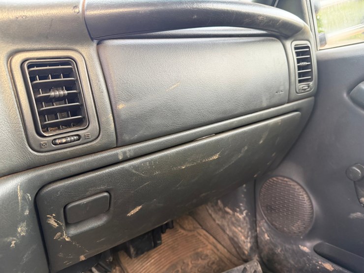 2001-chevrolet-3500-image-55