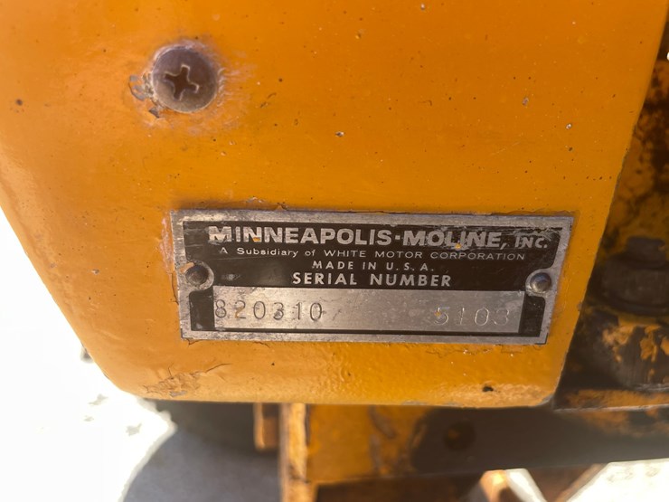 #2113-•-minneapolis-moline-110-image-14