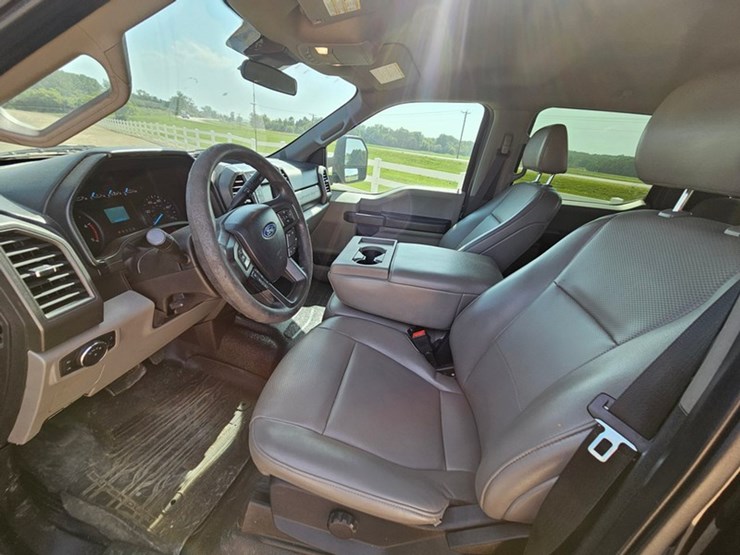 2021-ford-f350-image-23