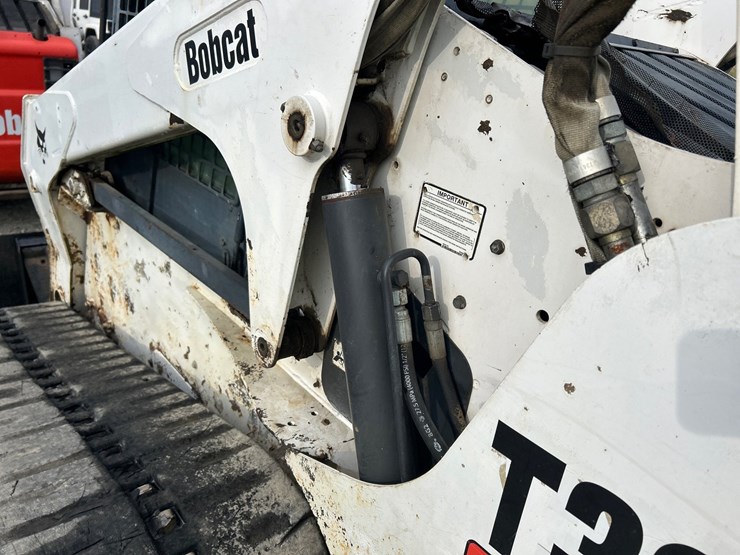 bobcat-t300-image-25