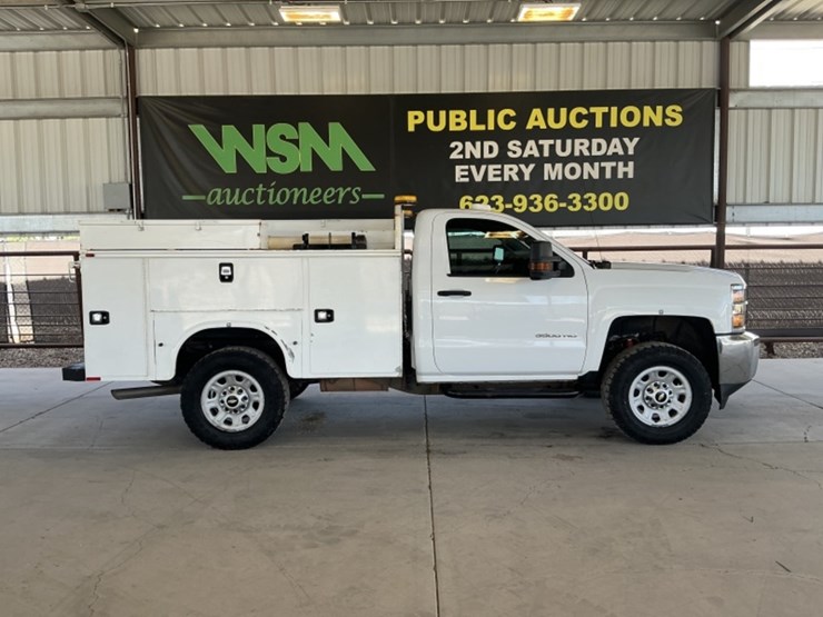 2017-chevrolet-3500hd-image-1