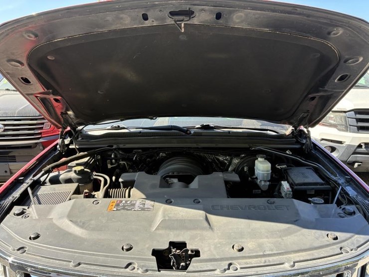 2018-chevrolet-suburban-image-14