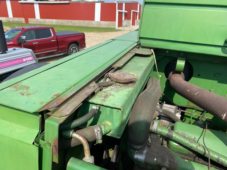 john-deere-4420-combine-image-81