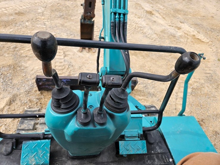 komatsu-pc20-image-33