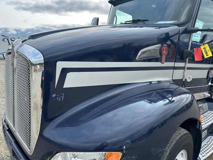 2017-kenworth-t660-image-12