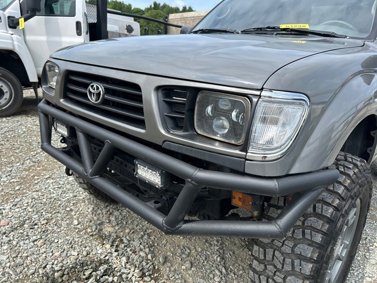 1996-toyota-tacoma-image-12