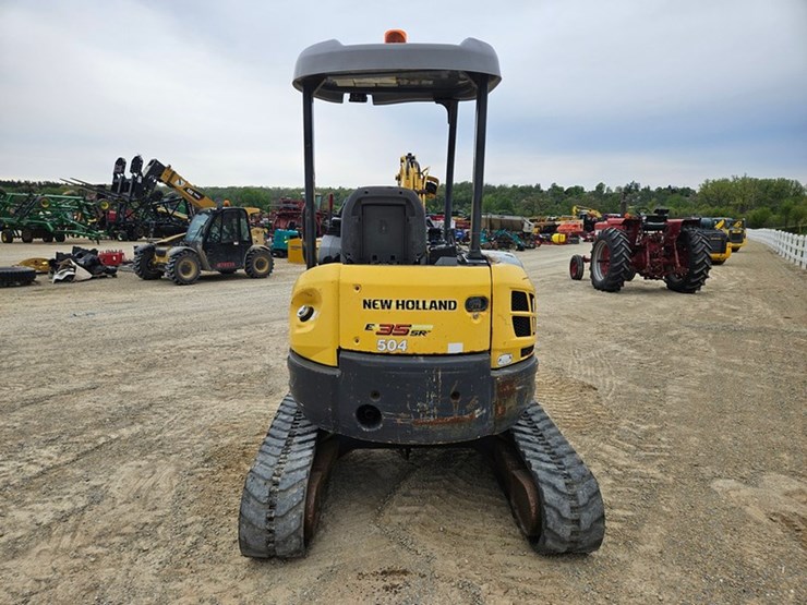 new-holland-e35sr-image-4