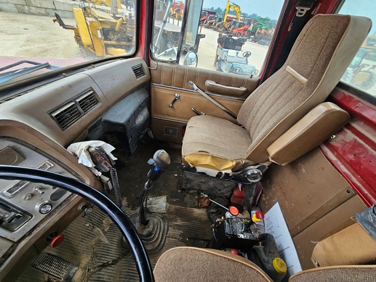 1995-ford-l8000-image-54