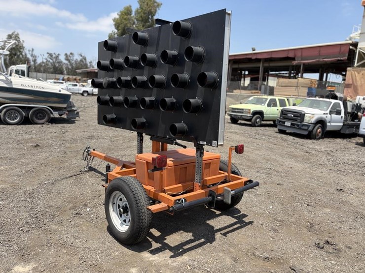2013-vermac-arrow-board-trailer-image-3