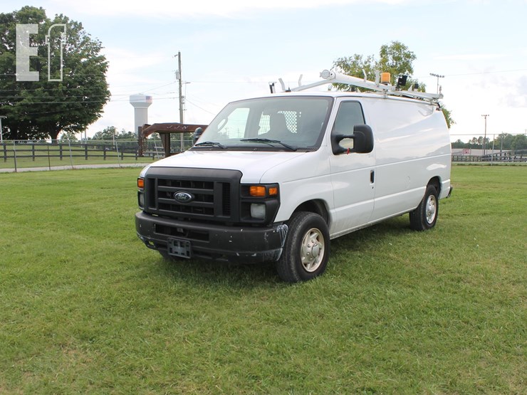2010-ford-e250-image-1