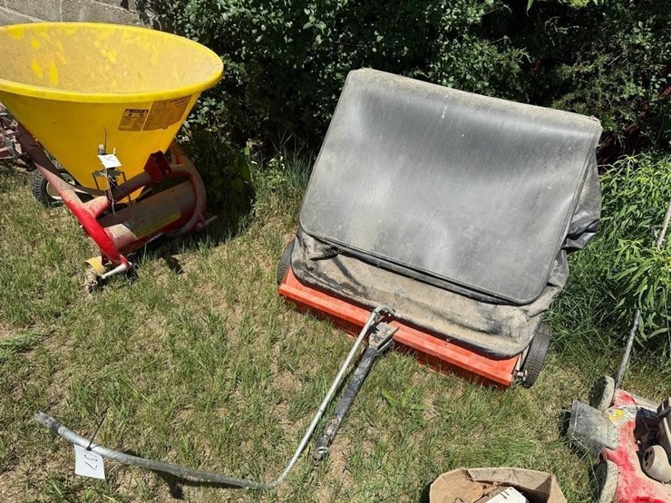 agri-fab-44"-lawn-sweeper-image-1
