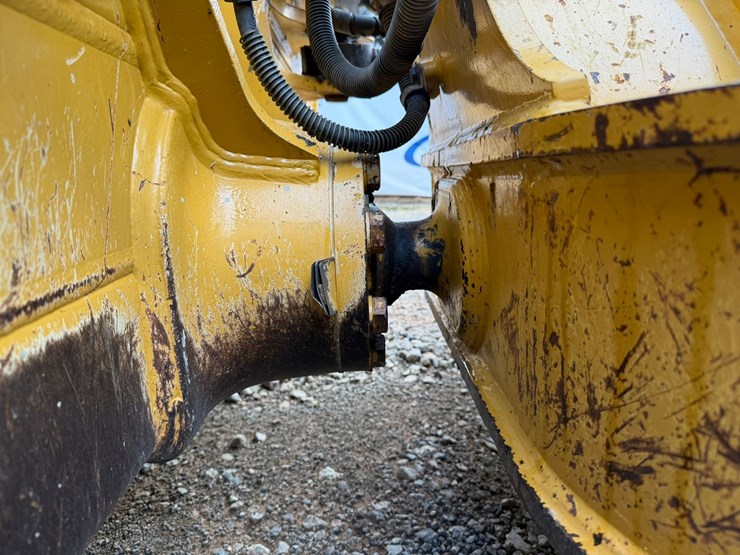 caterpillar-d6k-image-13