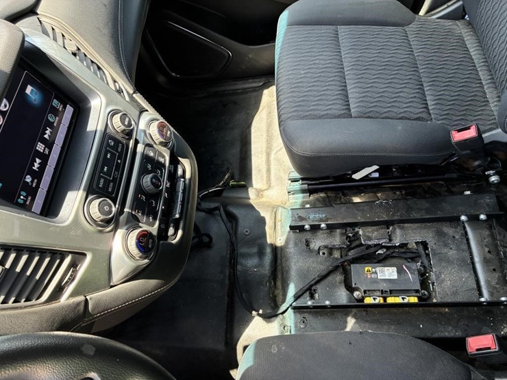 2019-chevrolet-tahoe-image-19