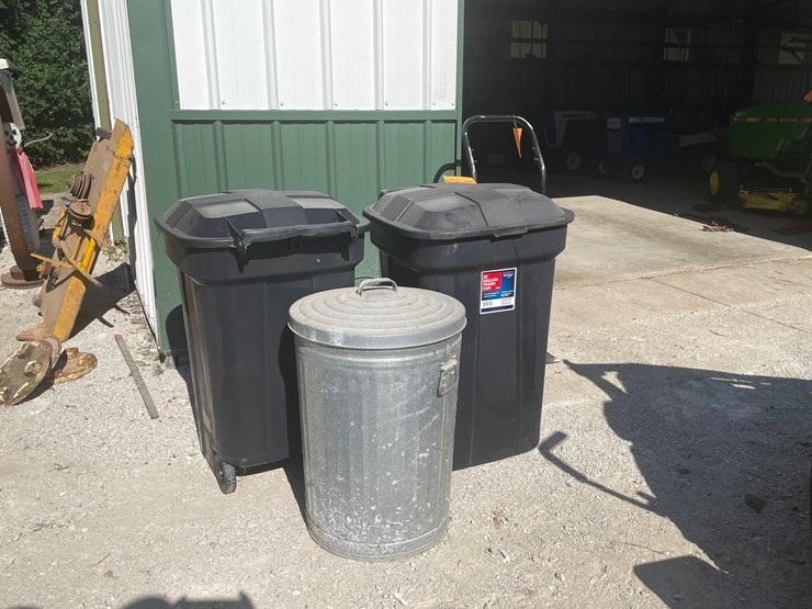 #2140-•-(3)-garbage-cans-image-1