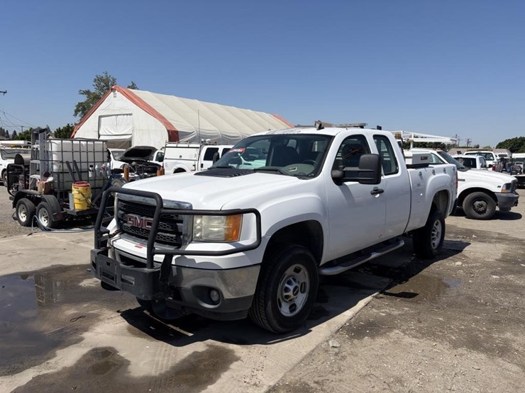 2012-gmc-sierra-2500-image-1