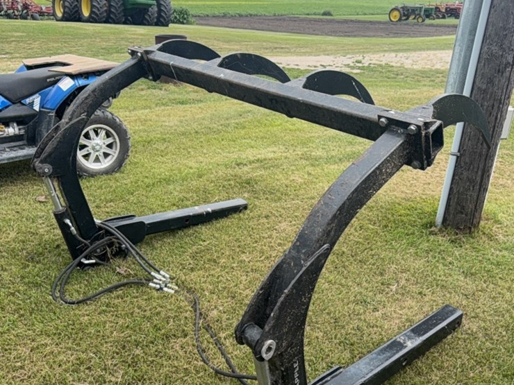 grapple-fork,-like-new,-came-off-new-holland-6070-tractor-and-loader,-would-fit-others-image-4