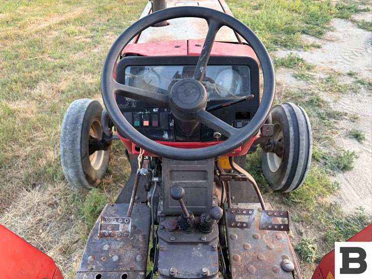 massey-ferguson-383-image-17