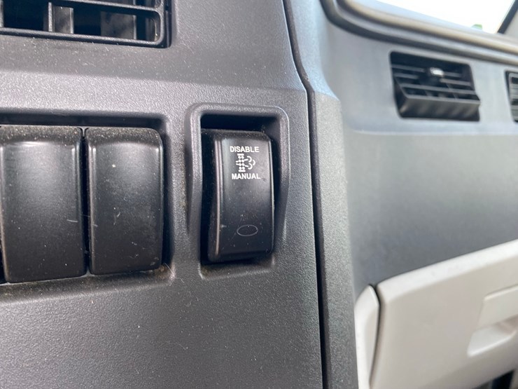 2019-peterbilt-579-image-75