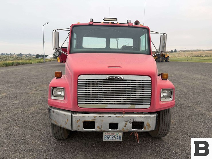 1999-freightliner-fl80-image-6