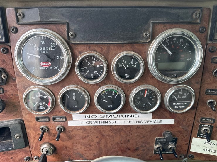 2007-peterbilt-335-image-85