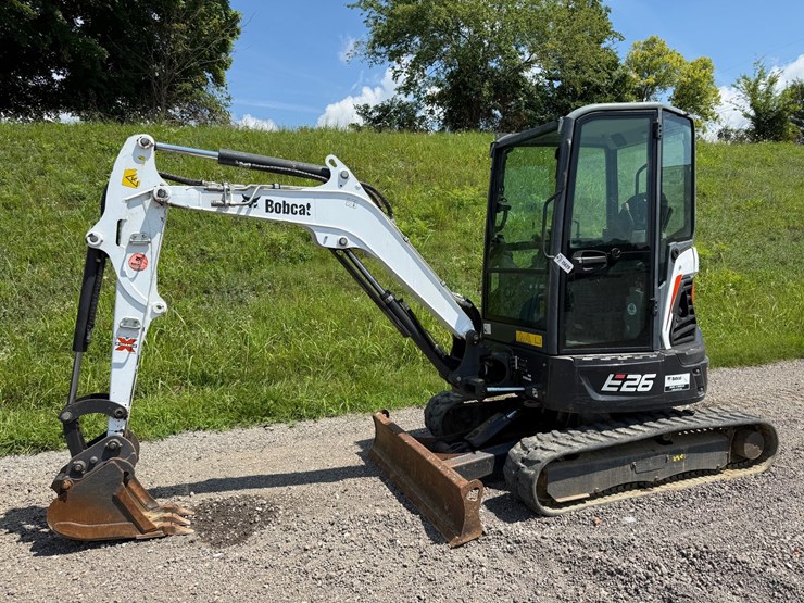 bobcat-e26-image-1