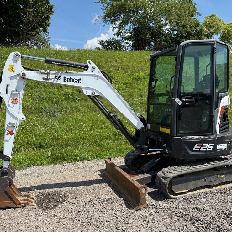 BOBCAT E26