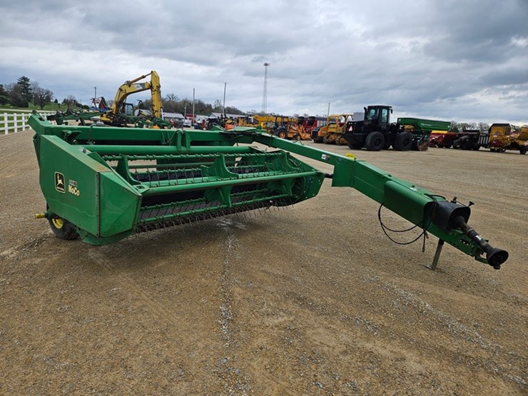 john-deere-820-image-38
