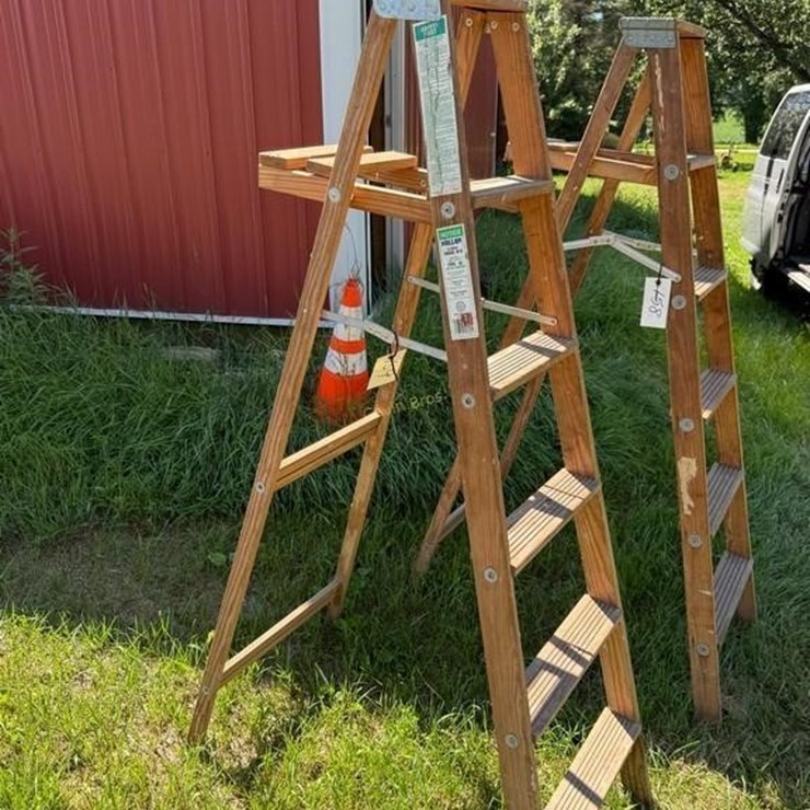6' Wood Ladder